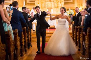 photo de mariage à l'église de st-eustache par un photographe professionnel après la cérémonie