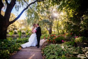 photographe de mariage professionnel photo prise dans un vignoble à st-eustache dans les laurentides sur la rive-nord de montréal au centre de la nature à laval